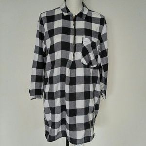 Zara Basic Black and Ivory Tunic